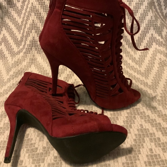 BESTON SHOES 8.5  MAROON CUTOUT PEEP TOE STILETTO HEELS - Picture 3 of 6